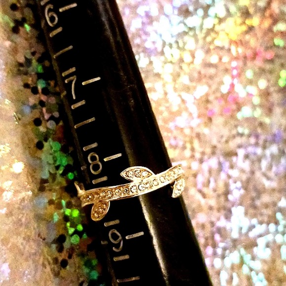 FAMILY TREE RING 925 Silver Size 8.5 Simulated Diamond Family Leaves Ring Dainty - Picture 12 of 12